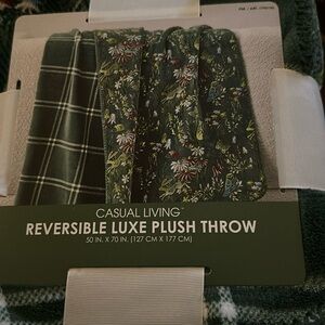 Plush throw (little blanket)